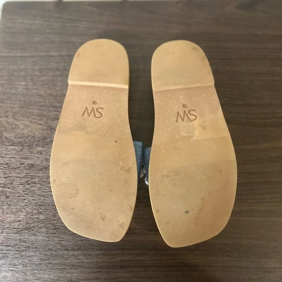 Stuart Weitzman Goldie Faux Pearl Embellished Slides, size 8B. - Picture 8 of 8